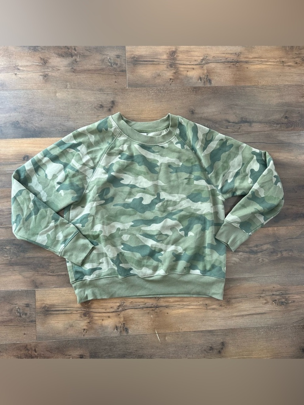 Old Navy Camo Sweatshirt Small Crewneck Fleece Athleisure Cozy